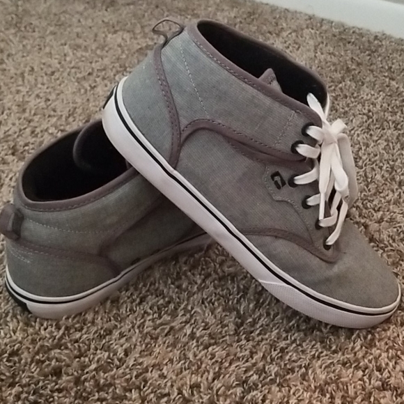globe mens shoes